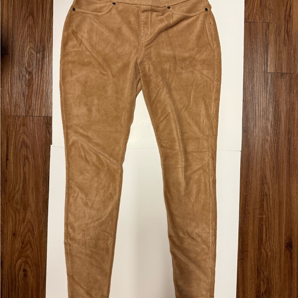 HUE Corduroy Pants in Tan